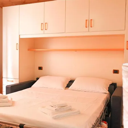 Appartement Altido For 2, Near Train Station In *