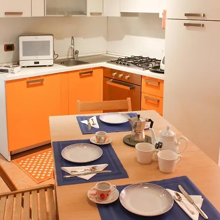 Altido For 2, Near Train Station In Appartement