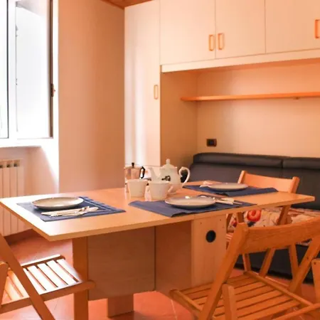 Altido For 2, Near Train Station In Apartamento Sestri Levante